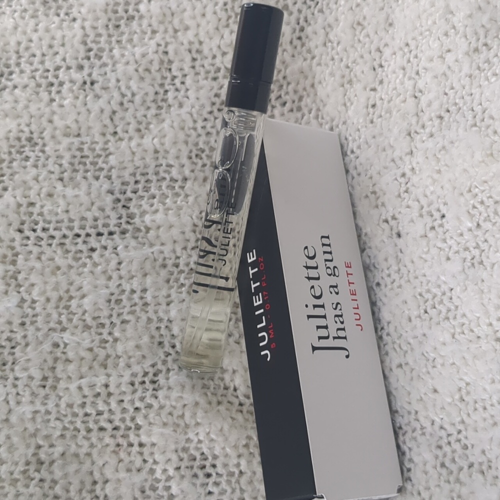 Juliette has a gun Parfums in JULIETTE, 5ml/0.17fl oz